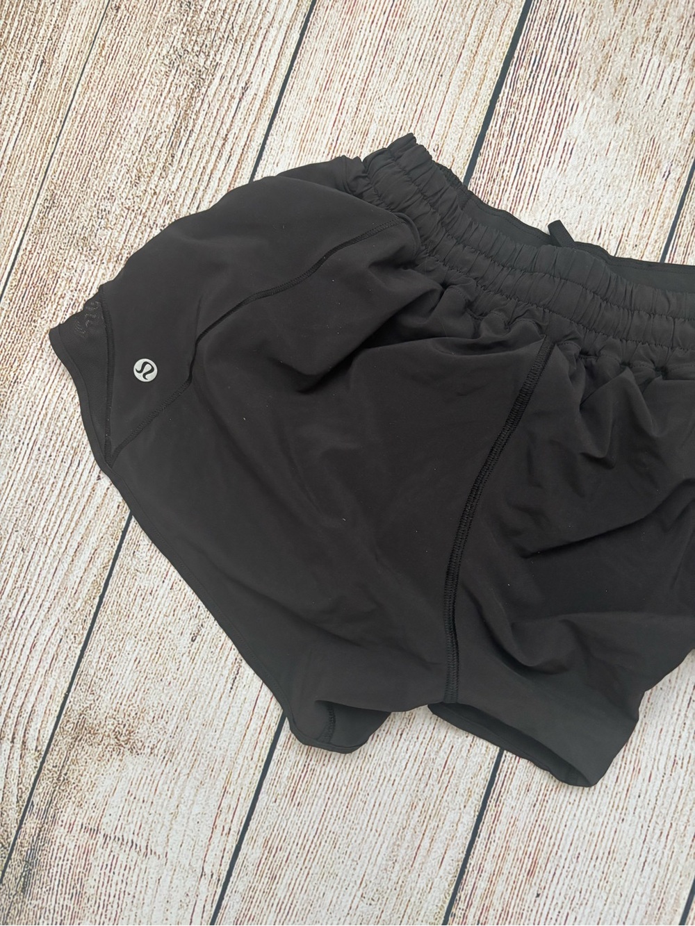 Lululemon Hotty Hot Shorts sz 6 - Picture 3 of 4